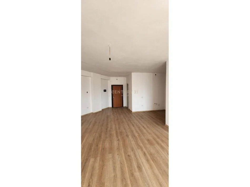 Tirane, shitet apartament 2+1 , 102 m² 150.000 € (Astir)