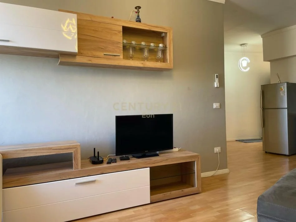 Durres, jepet me qera 1+1 , 77 m² 450 € (Vila Zogut)