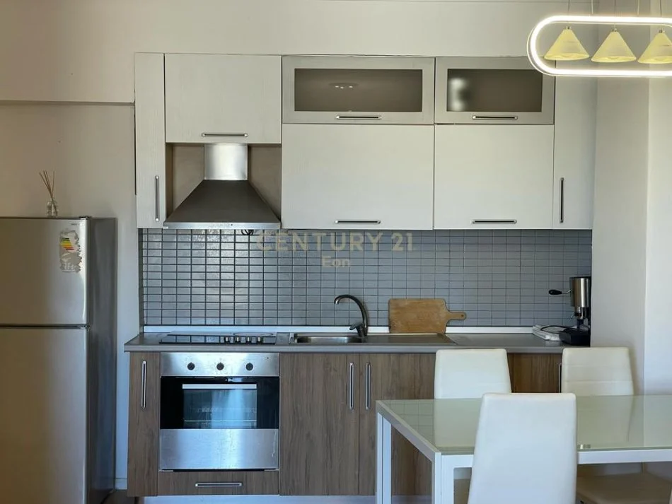 Durres, jepet me qera 1+1 , 77 m² 450 € (Vila Zogut)