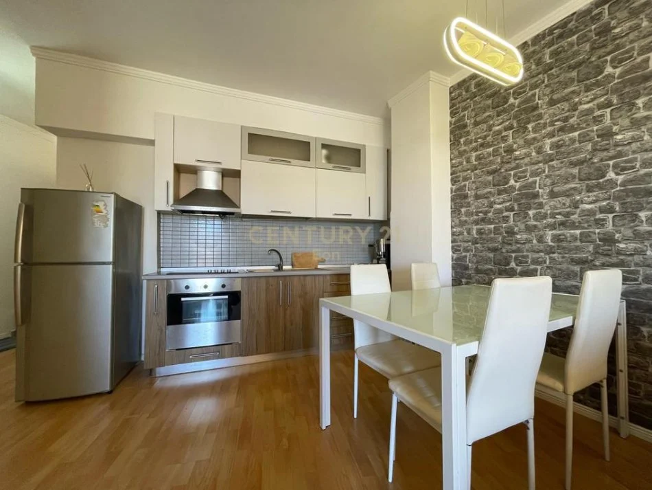 Durres, jepet me qera 1+1 , 77 m² 450 € (Vila Zogut)