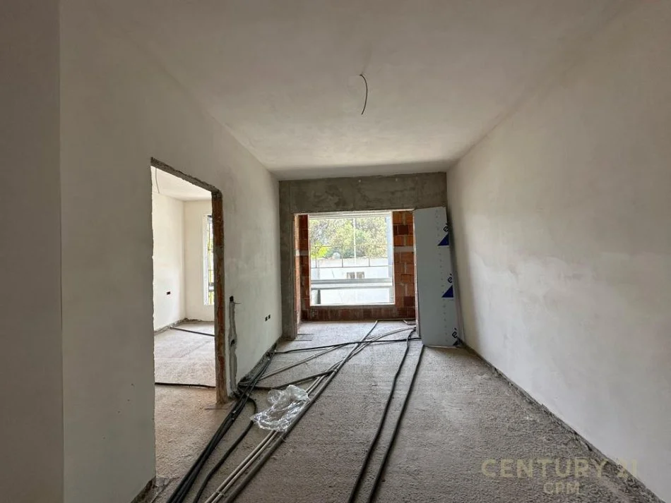 Tirane, shitet apartament Kati 3, 213.000 m² 213.000 € 