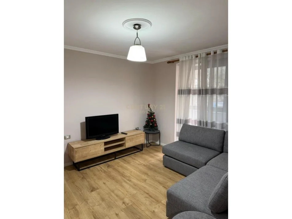 Tirane, jepet me qera apartament 2+1 Kati 2, 76 m² 500 € (Brryli)