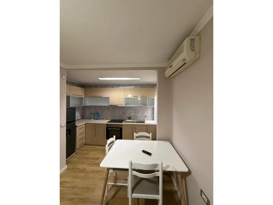 Tirane, jepet me qera apartament 2+1 Kati 2, 76 m² 500 € (Brryli)