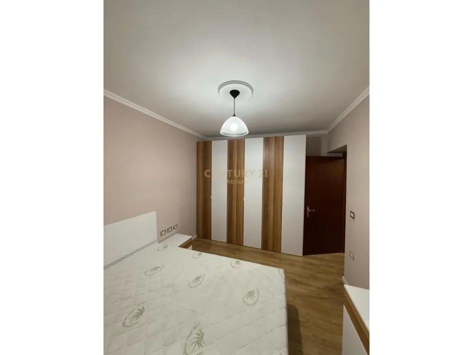 Tirane, jepet me qera apartament 2+1 Kati 2, 76 m² 500 € (Brryli)