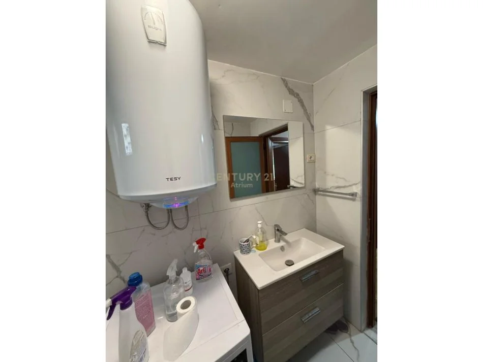 Tirane, jepet me qera apartament 2+1 Kati 2, 76 m² 500 € (Brryli)