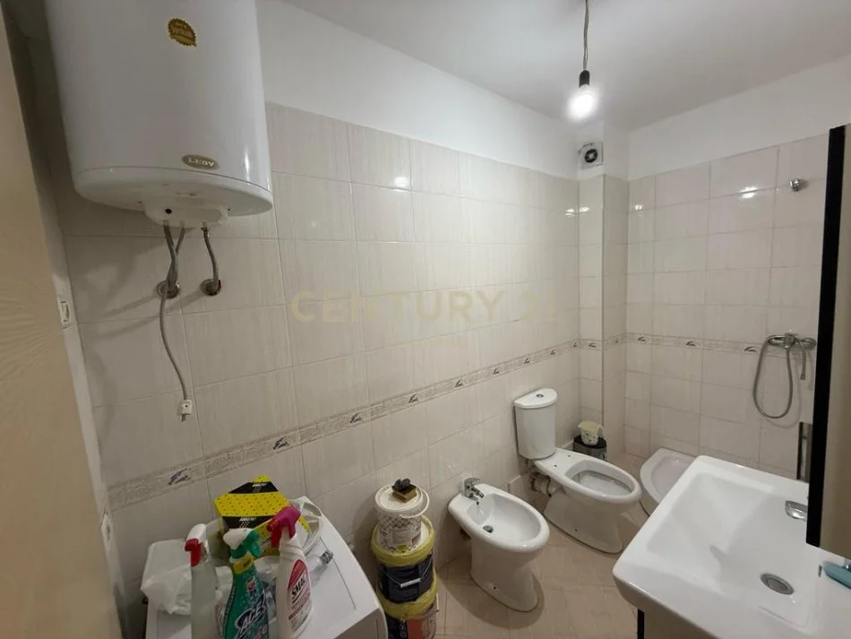 Tirane, jepet me qera apartament 2+1 Kati 1, 97 m² 500 € (ASTIR)