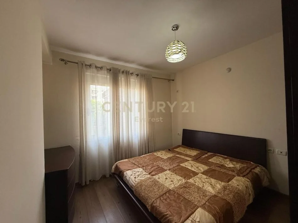 Tirane, jepet me qera apartament 2+1 Kati 1, 97 m² 500 € (ASTIR)