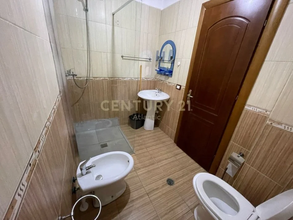 Durres, shitet apartament 1+1+Ballkon Kati 3, 72 m² 75.000 € (mali robit)