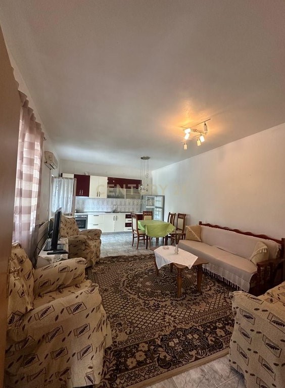Tirane, jepet me qera Vile 1+1+Aneks+Ballkon Kati 2, 110 m² 400 € 