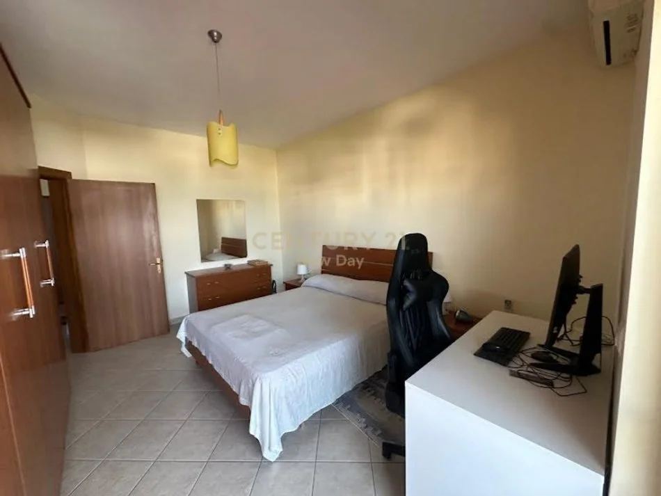 Durres, shitet apartament 1+1+Ballkon Kati 4, 73 m² 165.000 € (SHKEMBI I KAVAJES)