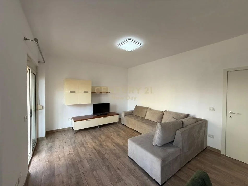 Durres, jepet me qera apartament 2+1+Ballkon Kati 2, 109 m² 450 € (rruga mujo ulqinako)