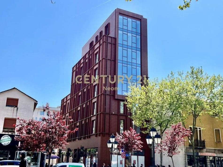 Tirane, jepet me qera zyre Kati 7, 70 m² 1.100 € (Rruga e Kavajes)