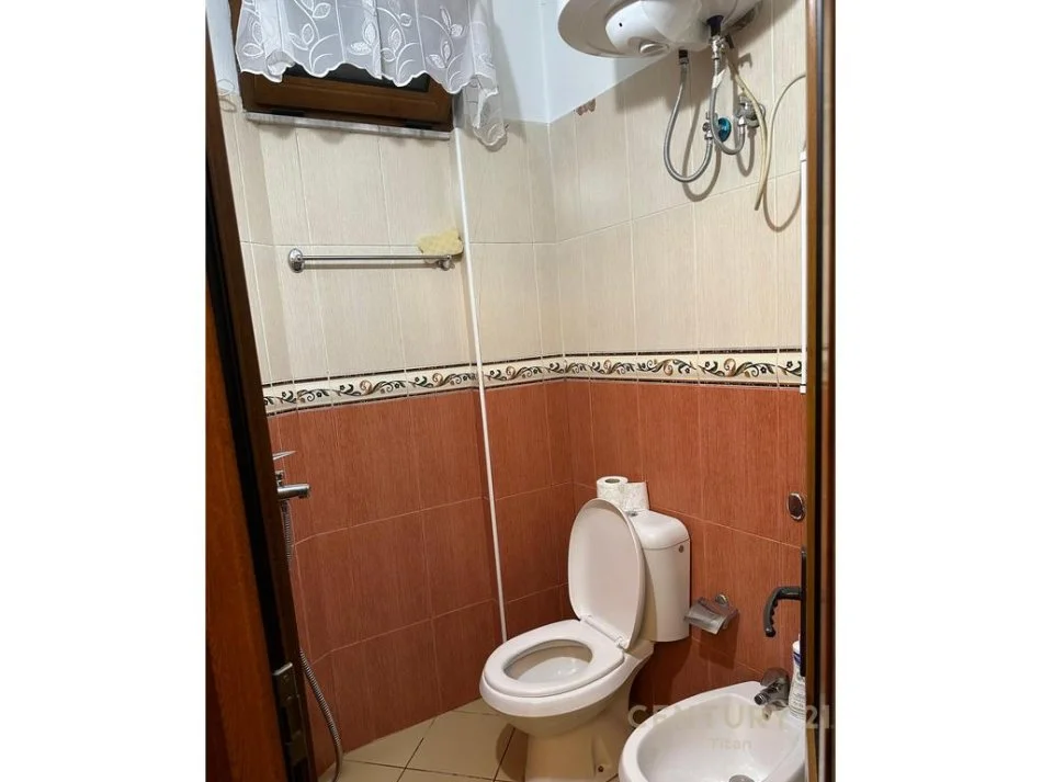 Tirane, shitet apartament Kati 1, 75 m² 120.000 € 