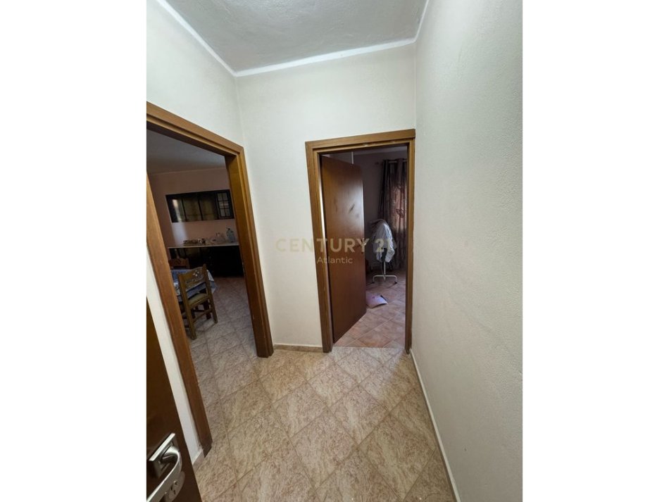Durres, jepet me qera apartament 1+1 Kati 3, 70 m² 350 € (Vollga)