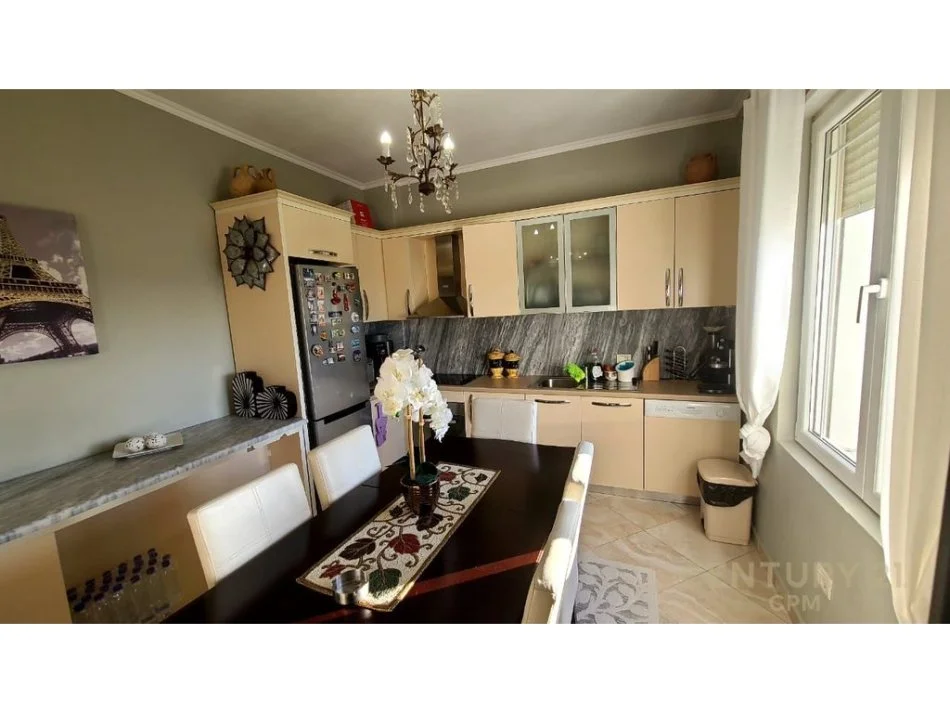 Tirane, shes apartament 2+1+2+GARAZH , 124 m² 269.900 € (Kopshti Botanik Zoologjik)