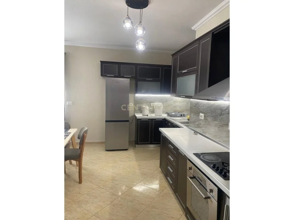 Tirane, shitet 2+1+Ballkon Kati 4, 115 m²