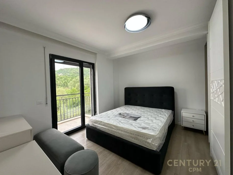 Tirane, jap me qera apartament 2+1+2 , 107 m² 900 € (Kodra e Diellit)