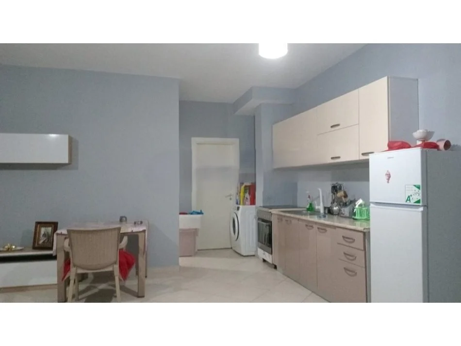 Tirane, shitet apartament 1+1 Kati 5, 74 m² 95.000 € 