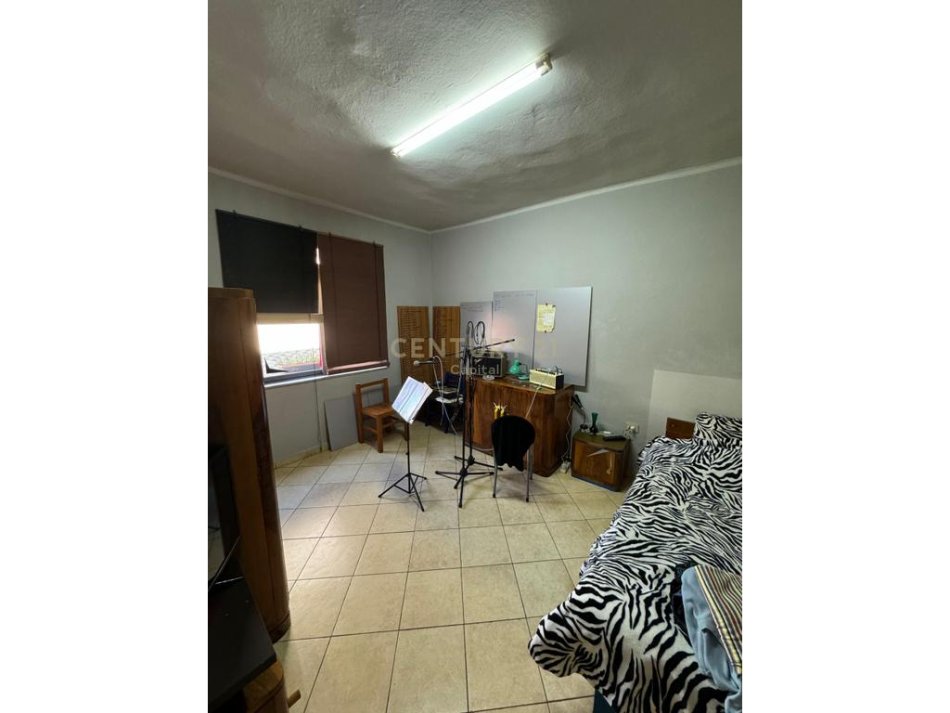 Tirane, shitet apartament 1+1+Aneks Kati 2, 62 m² 120.000 € (Rruga Bardhyl)