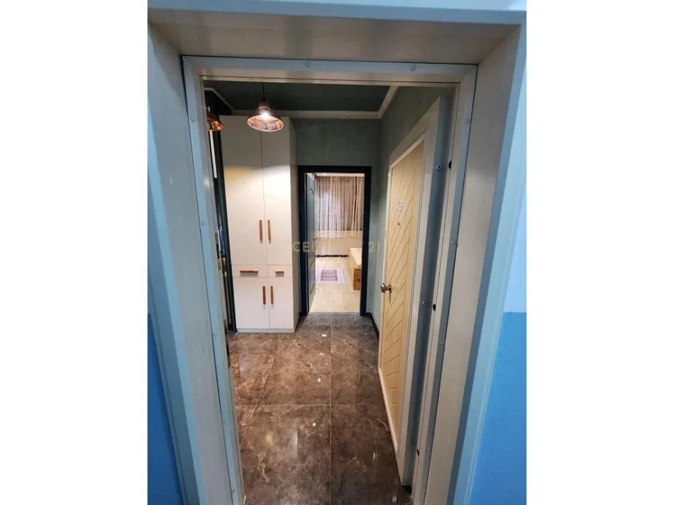 Tirane, jepet me qera apartament 1+1+Ballkon Kati 7, 65 m² 500 € (Astir)