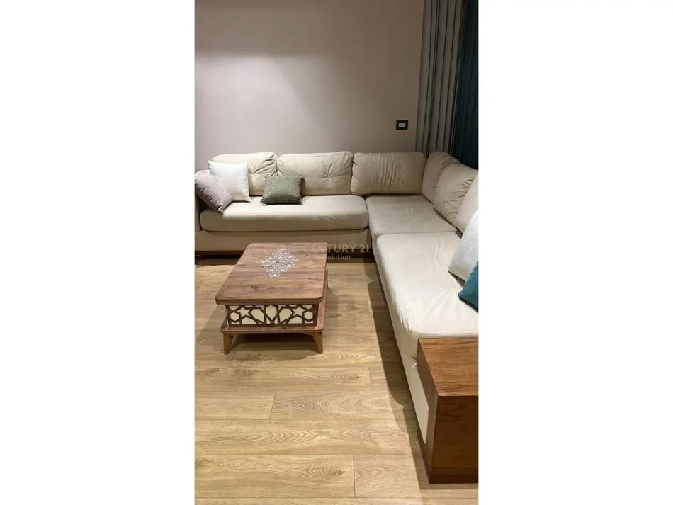 Tirane, jepet me qera apartament 1+1+Ballkon Kati 7, 65 m² 500 € (Astir)