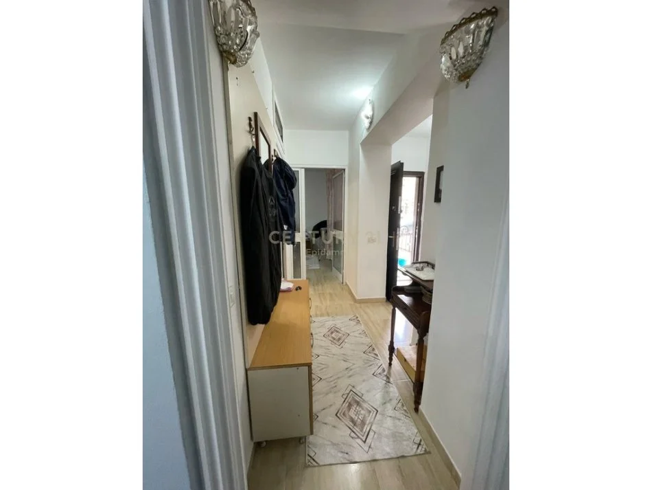 Durres, jepet me qera apartament 2+1+Ballkon Kati 0, 77 m² 350 € (lagja nr 18)