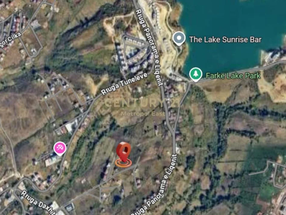 Tirane, shitet toke , 2.140 m² 235.000 € (Rruga Panorama e Liqenit)