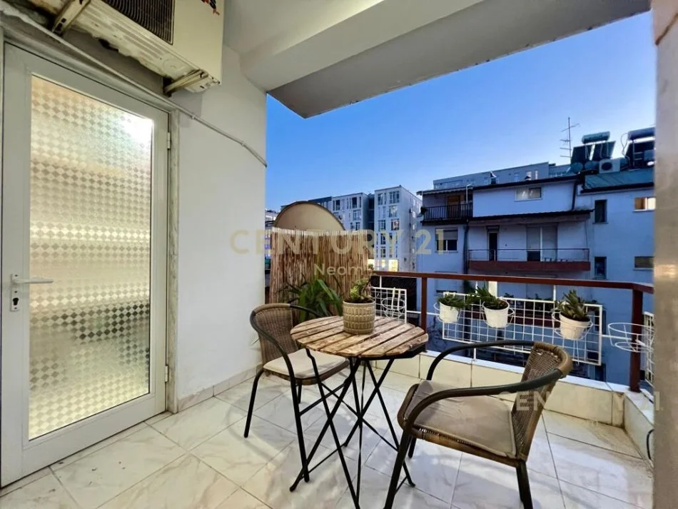 QIRA, APARTMENT MODERN 2+1+2 me 2 POSTE PARKIMI‼️