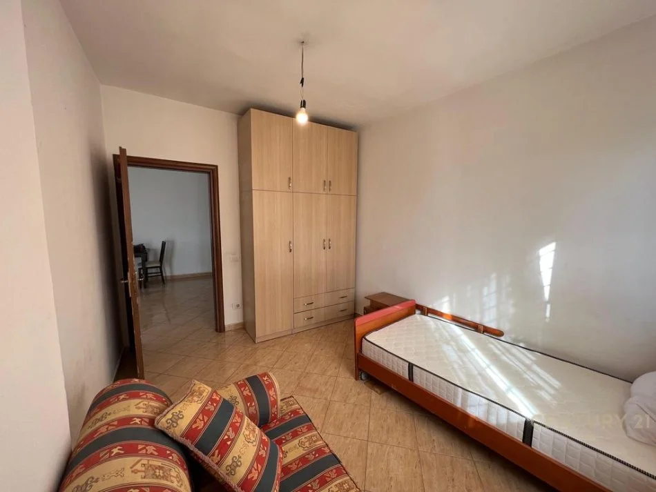 Tirane, jepet me qera apartament 2+1 Kati 9, 80 m² 350 € (IRG113691)