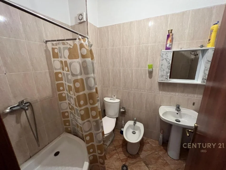 Tirane, jepet me qera apartament 2+1 Kati 9, 80 m² 350 € (IRG113691)