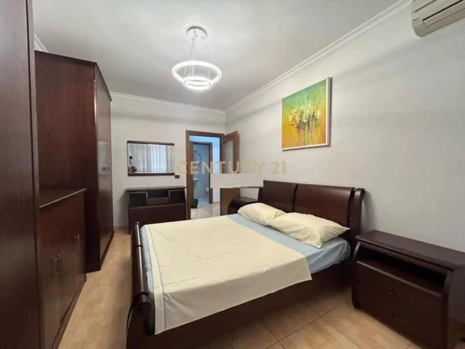 Tirane, jepet me qera apartament 2+1 Kati 5, 112 m² 650 € (21 Dhjetori)