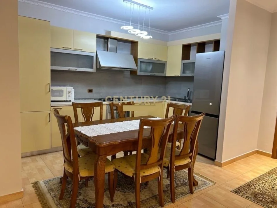 Tirane, jepet me qera apartament 2+1 Kati 5, 112 m² 650 € (21 Dhjetori)