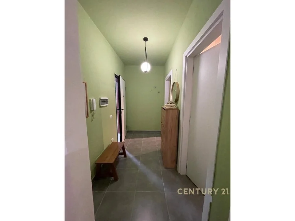 Tirane, jepet me qera apartament 1+1 Kati 2, 78 m² 550 € (Liqeni i Thate)