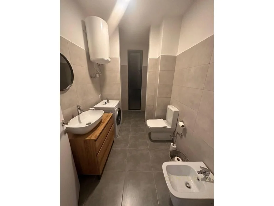 Tirane, jap me qera apartament 1+1 , 78 m² 550 € (Liqeni i Thatë)