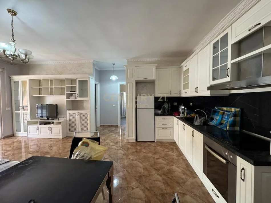 Tirane, shitet apartament 2+1 Kati 4, 100 m² 148.000 € (Astir)