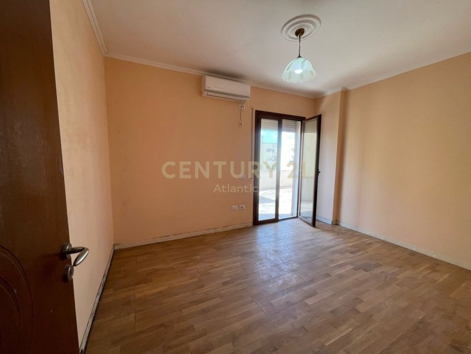 Durres, shes apartament 2+1+Ballkon Kati 9, 206 m² 149.000 € (PLAZH ILIRIA)