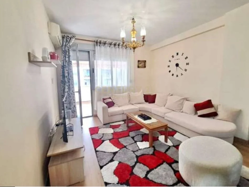 Tirane, jepet me qera apartament Kati 6, 104 m² 700 € 