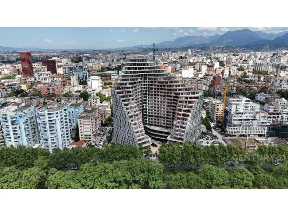Tirane, shes apartament 2+1 , 197 m² 788.000 € (Ish Ekspozita)