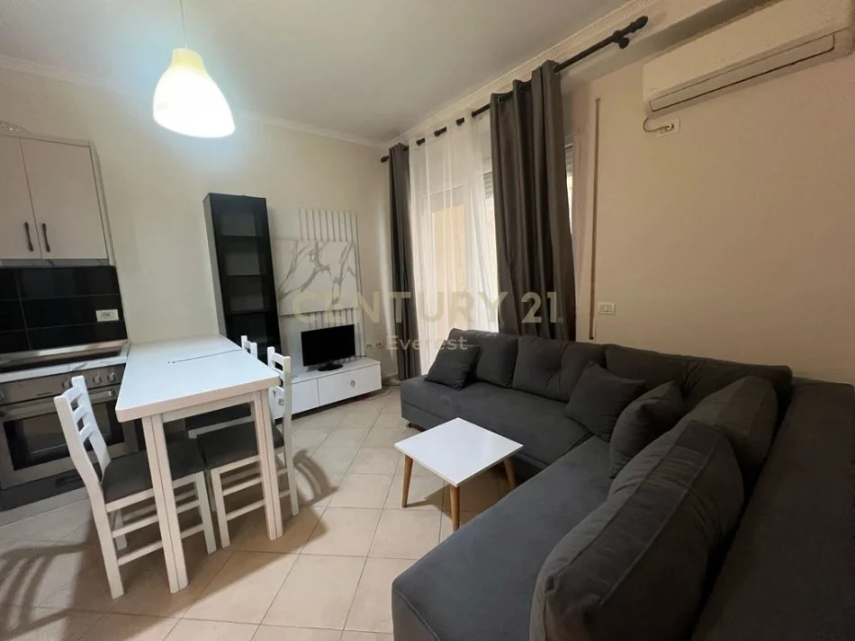 Tirane, jepet me qera apartament 2+1 Kati 3, 60 m² 500 € (KODRA E DIELLIT)