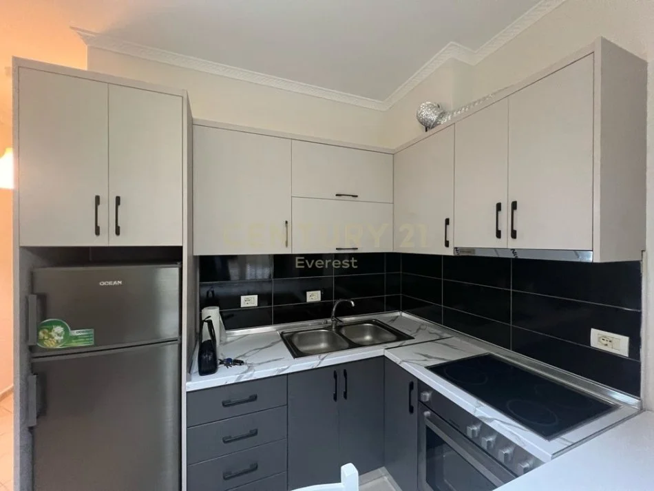 Tirane, jepet me qera apartament 2+1 Kati 3, 60 m² 500 € (KODRA E DIELLIT)