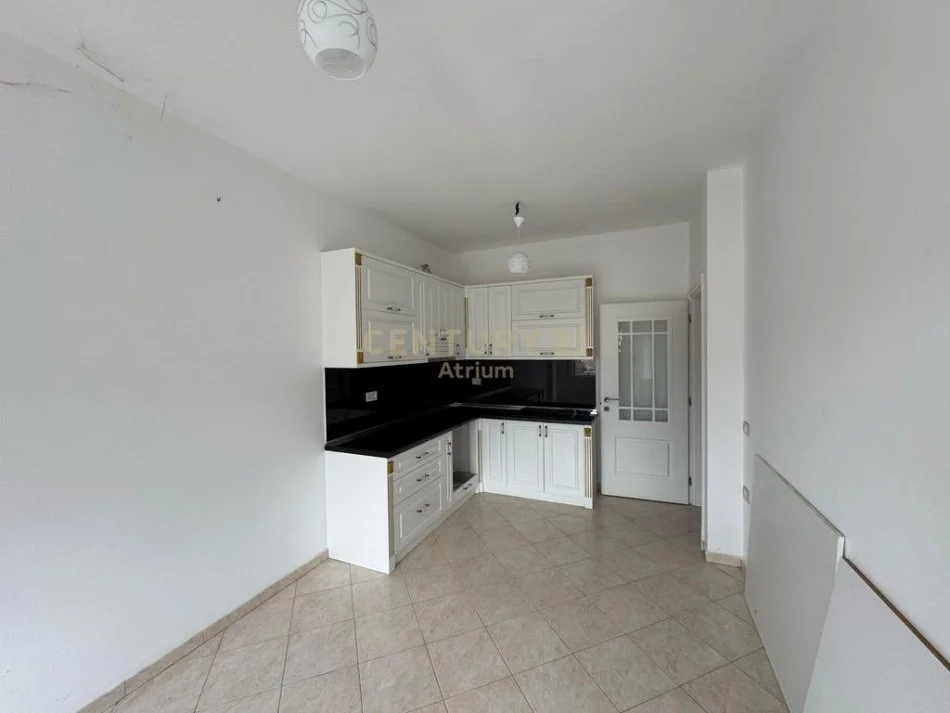 Tirane, shitet apartament Kati 4, 53 m² 70.000 € 