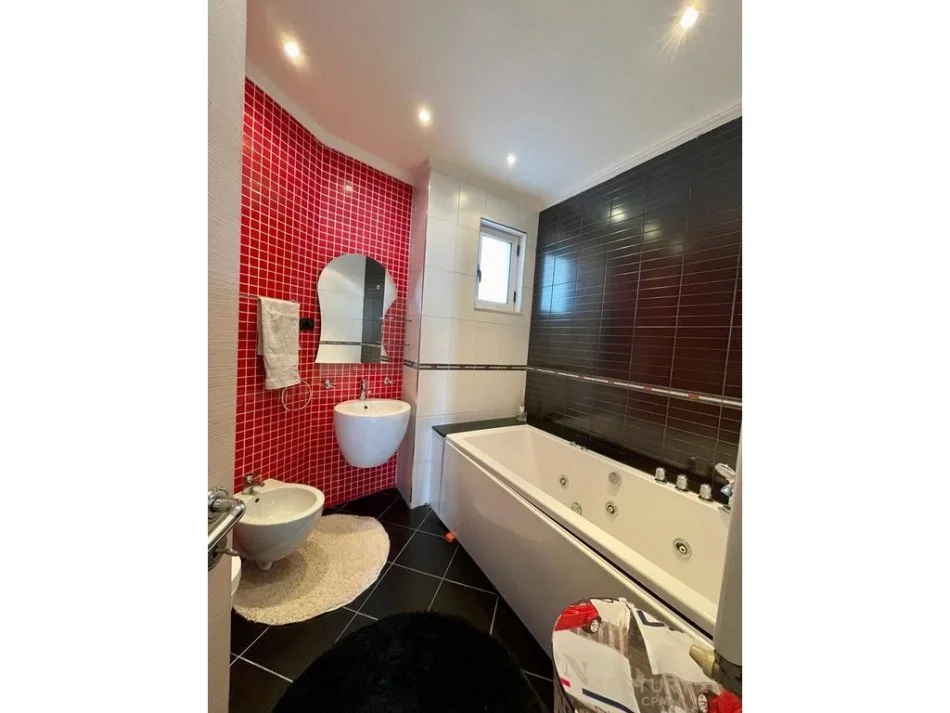 Tirane, jepet me qera apartament 1+1 Kati 9, 78 m² 550 € (bot113858)