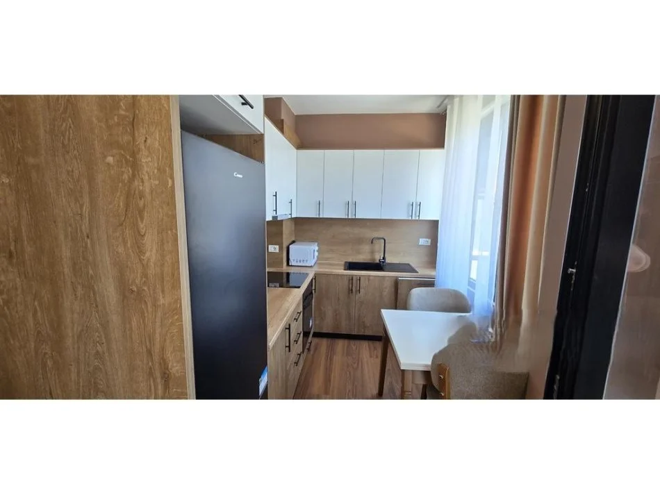 Tirane, jepet me qera apartament 2+1+Ballkon Kati 9, 90 m² 650 € 