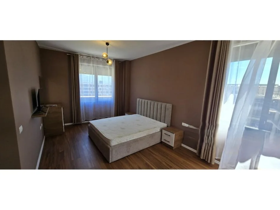 Tirane, jepet me qera apartament 2+1+Ballkon Kati 9, 90 m² 650 € 