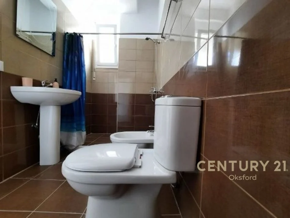 Tirane, jap me qera apartament 2+1+2+POST PARKIMI , 97 m² 850 € (Kopshti Botanik Zoologjik)