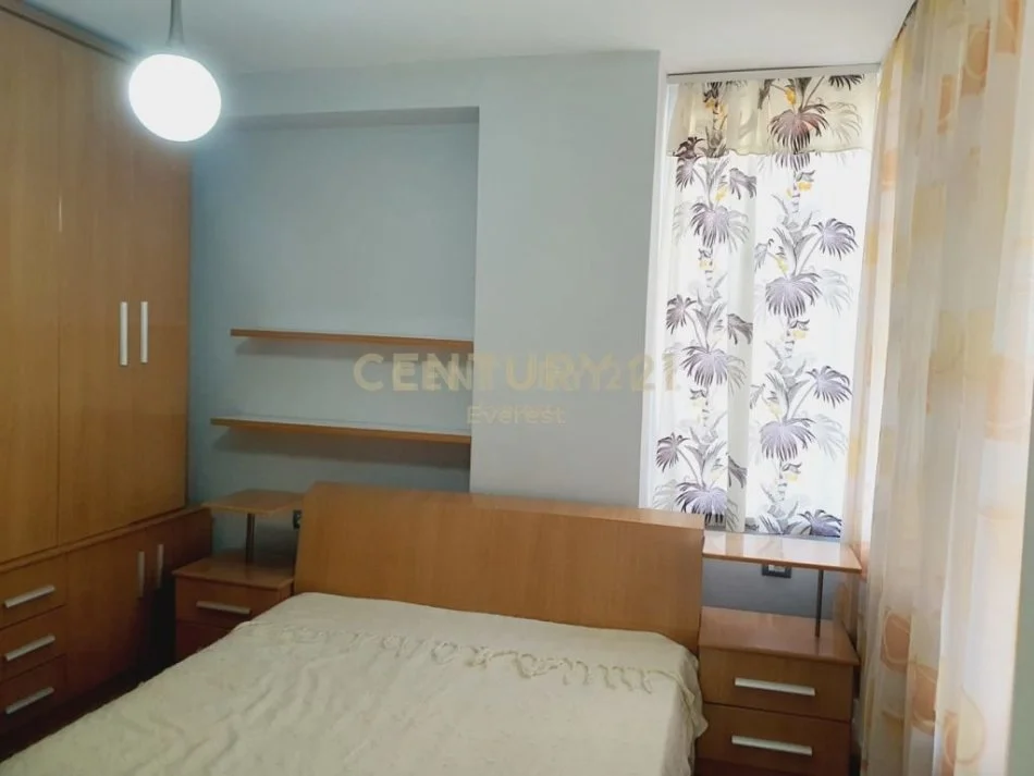 Tirane, jepet me qera apartament 2+1+Ballkon Kati 2, 80 m² 550 € (Kodra e Diellit)