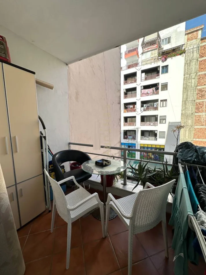 Tirane, shitet apartament 2+1 Kati 3, 98 m² 165.000 € (Mesapliku,Astir)