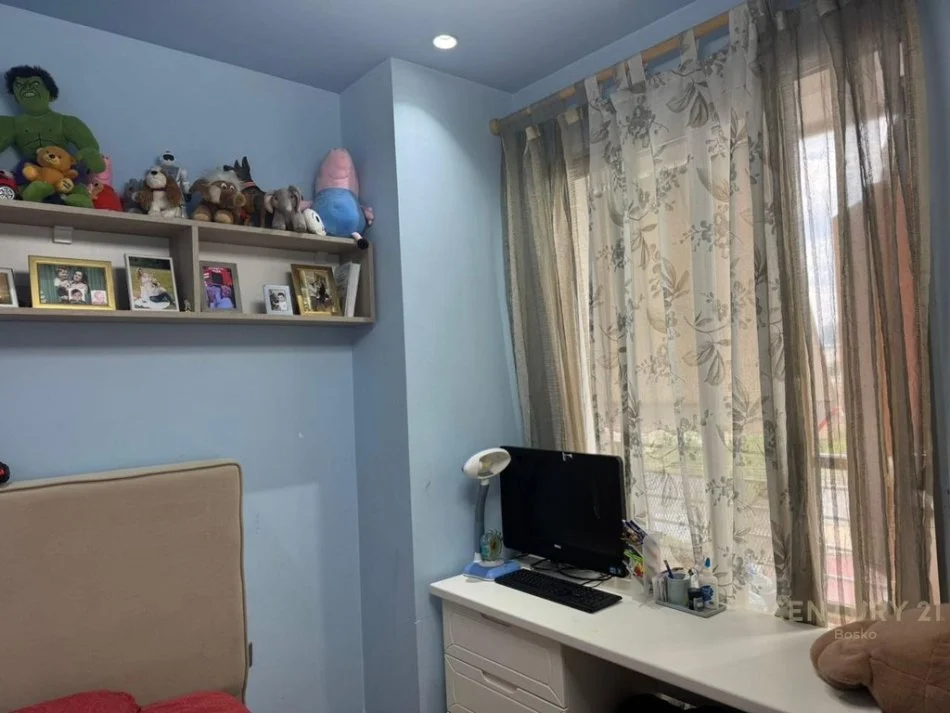 Tirane, jepet me qera apartament 2+1+Ballkon Kati 7, 100 m² 800 € (bosko113955)