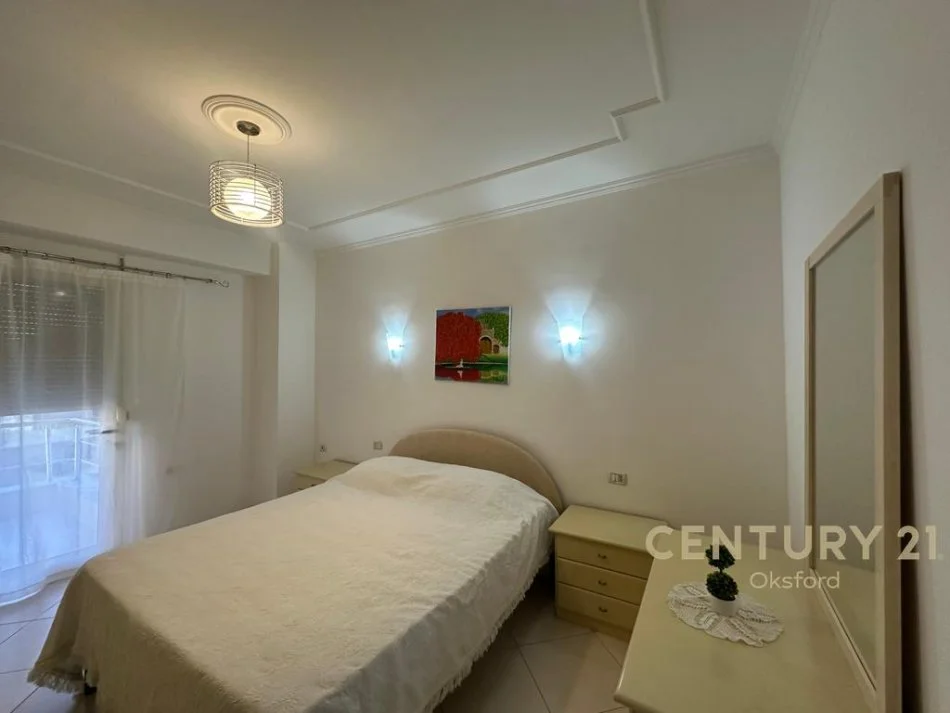 Tirane, jepet me qera apartament 1+1+Ballkon Kati 7, 67 m² 600 € (OKS113956)