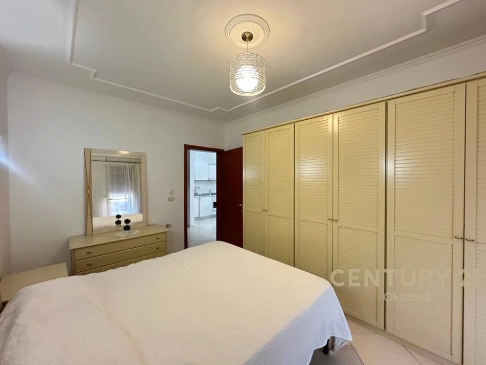 Tirane, jepet me qera apartament 1+1+Ballkon Kati 7, 67 m² 600 € (OKS113956)